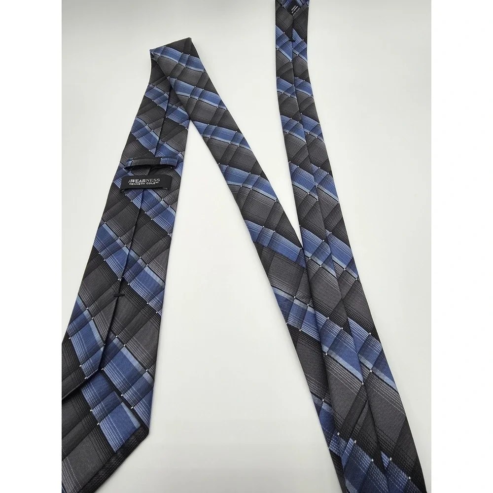 Kenneth Cole Awareness Blue Black Geometric Pattern Designer Silk Tie 57